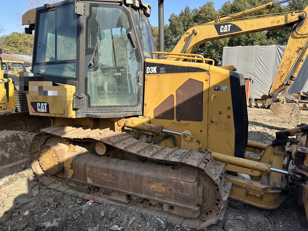 Japan Made Used Caterpillar D3K XL Bulldozer 6 Way Blade CAT C4.4 Engine